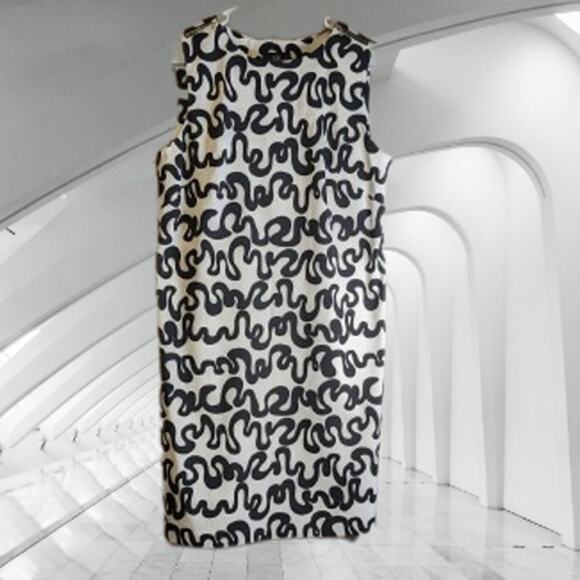 AGB sz 12 black & white, sleeveless, stretch, shift dress. Work, travel, party - Picture 1 of 1